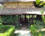 Ingang restaurant van de Ecolodge in Tangkahan